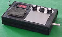 Orgon generator mit eingebautem Frequenz Me&szlig;ger&auml;t